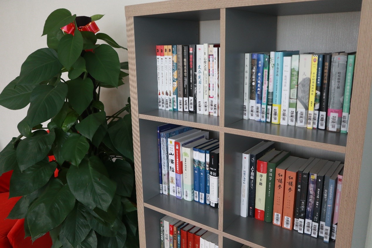 企業(yè)書香 | 寶開新建職工書屋，“小書屋”構(gòu)建精神“大家園”